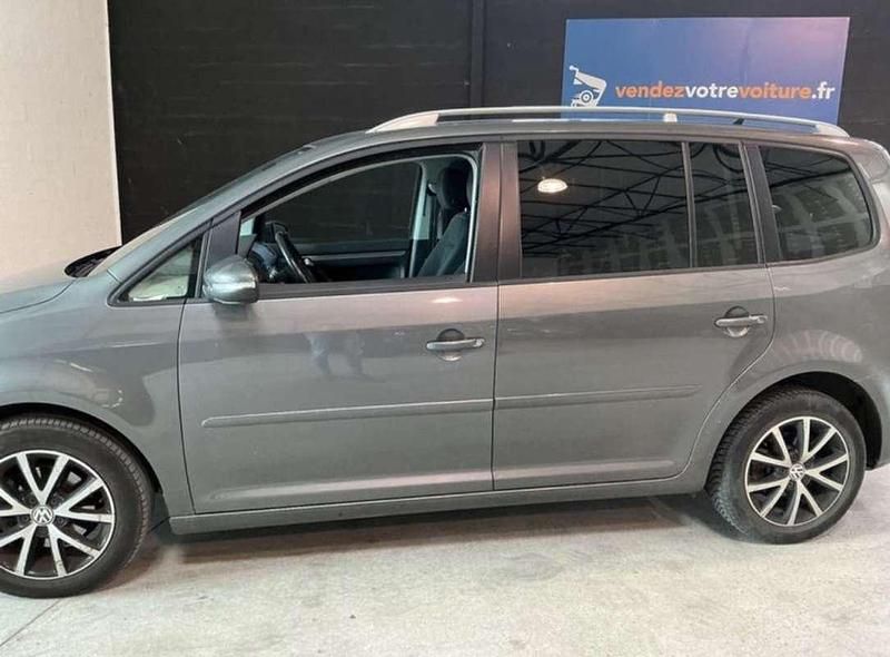 Usado VW Touran 105 CV (77 kW) 2015 Gris Monovolumen