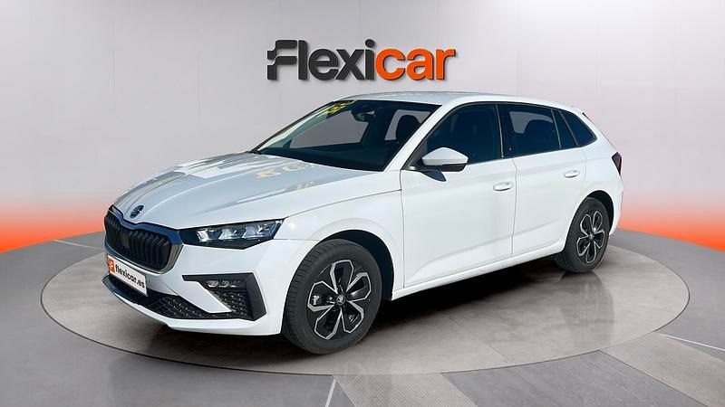 Usado Skoda Scala Selection 116 CV (85 kW) 2025 Blanco Utilitario