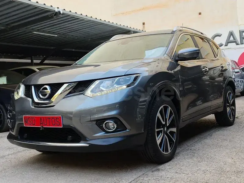 Usado Nissan X-Trail Tekna 130 CV (95 kW) 2017 Gris / plata SUV