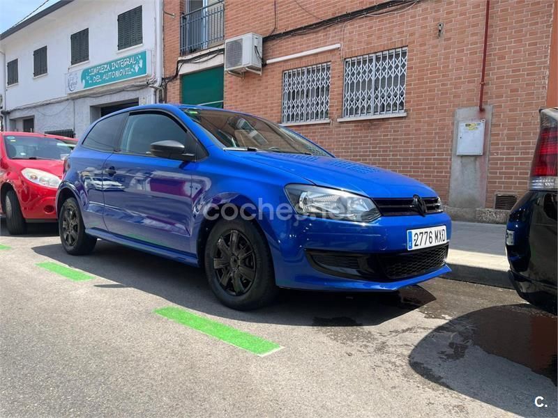 Azul Usado 2012 VW Polo Advance Berlina | 5800 € (Buen precio) - Imagen 1/4
