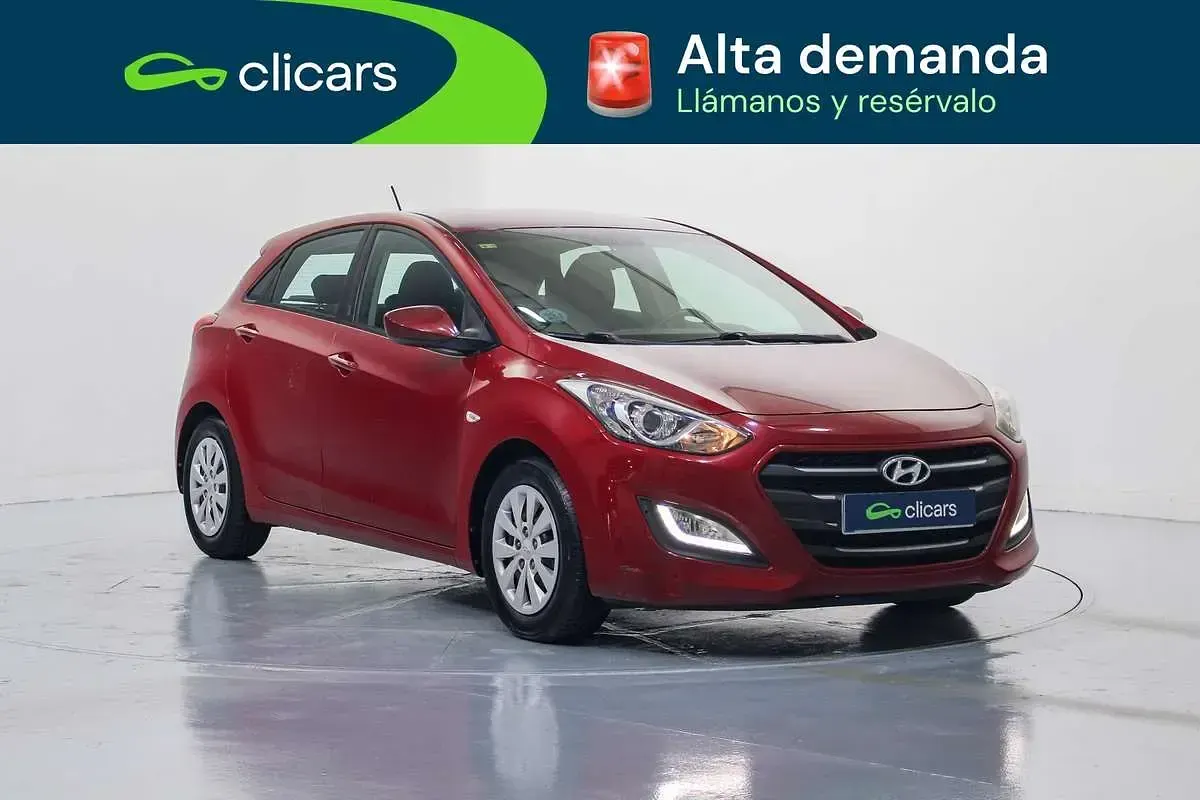 Usado Hyundai i30 90 CV (66 kW) 2016 Rojo Utilitario