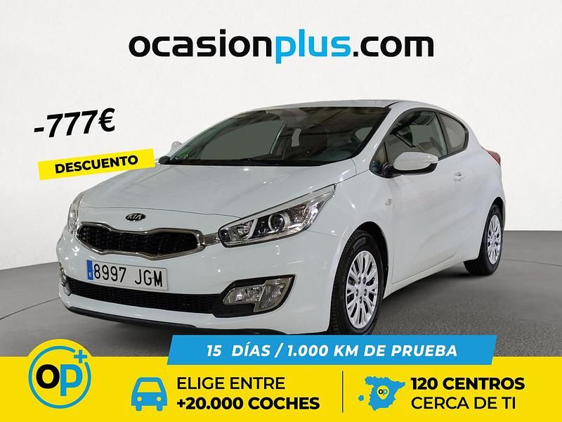 Blanco Usado 2015 Kia Ceed Utilitario | 10.500 € (Caro) - Imagen 1/4
