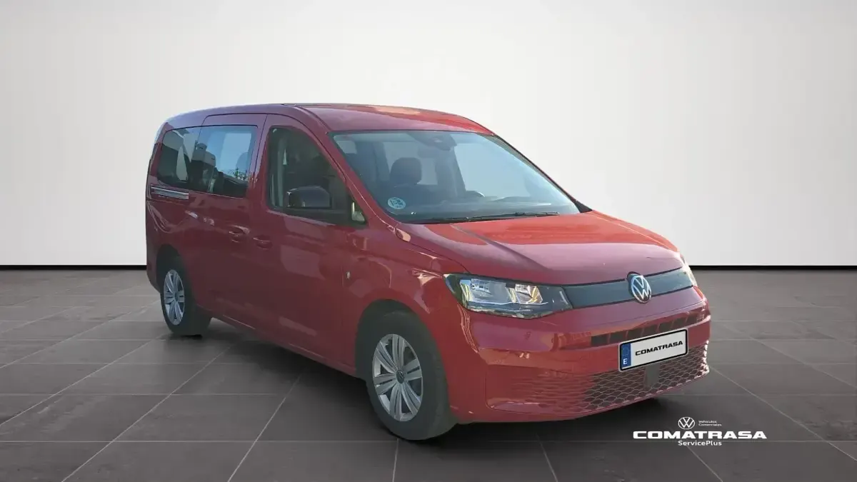 Usado VW Caddy Maxi 102 CV (75 kW) 2023 Rojo Monovolumen