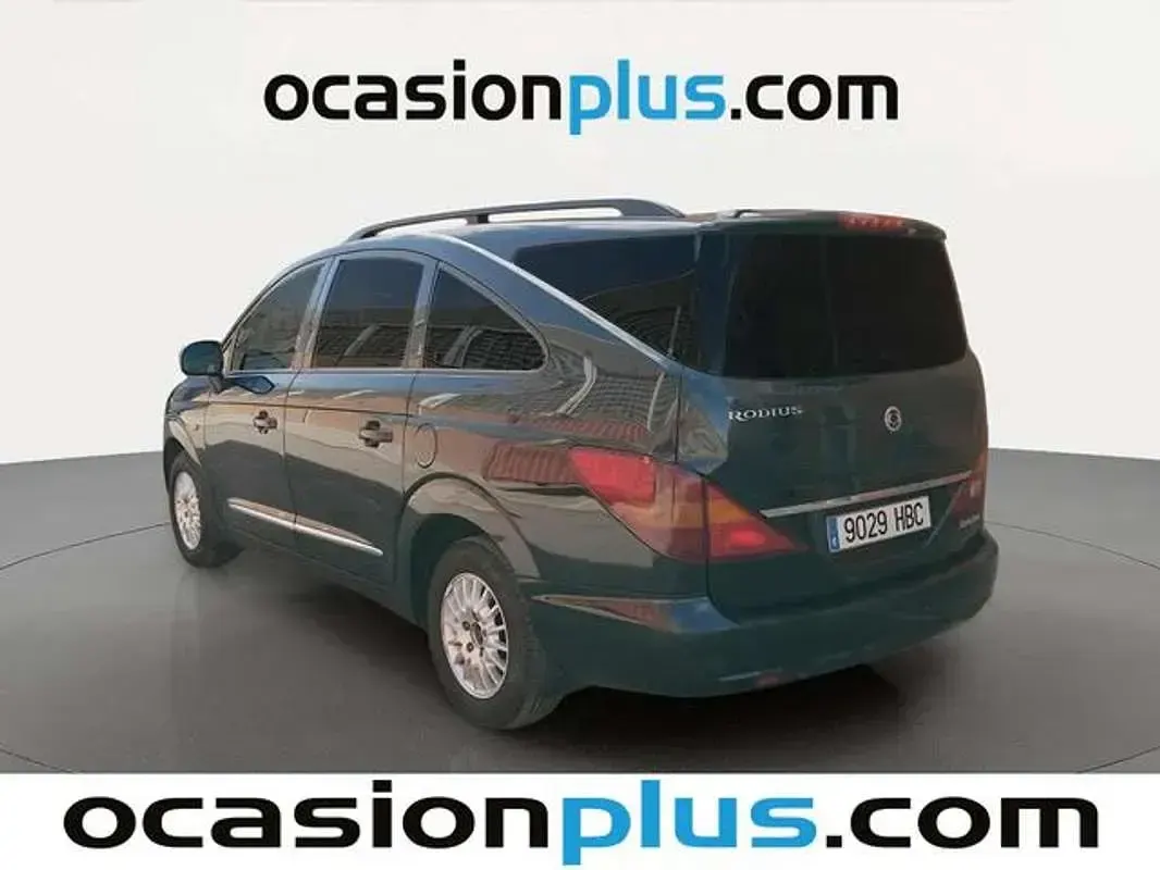 Usado SsangYong Rodius 165 CV (121 kW) 2010 Negro Monovolumen