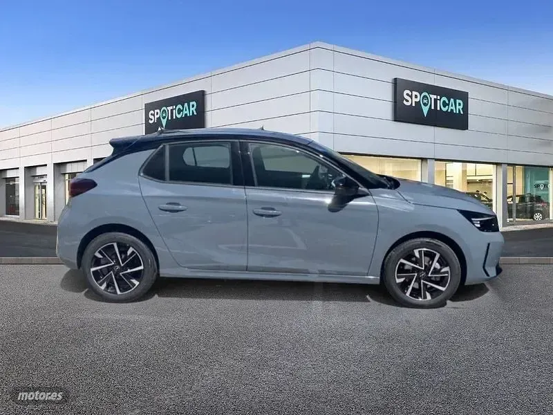 Usado Opel Corsa 100 CV (73 kW) 2026 Gris Utilitario