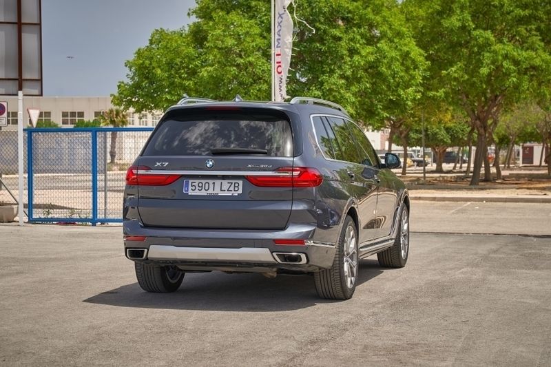 Używany BMW X7 265 KM (194 kW) 2020 Niebieski SUV