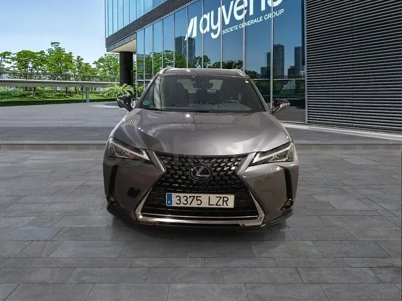 Usado Lexus UX Business Edition 184 CV (135 kW) 2022 Gris / plata SUV