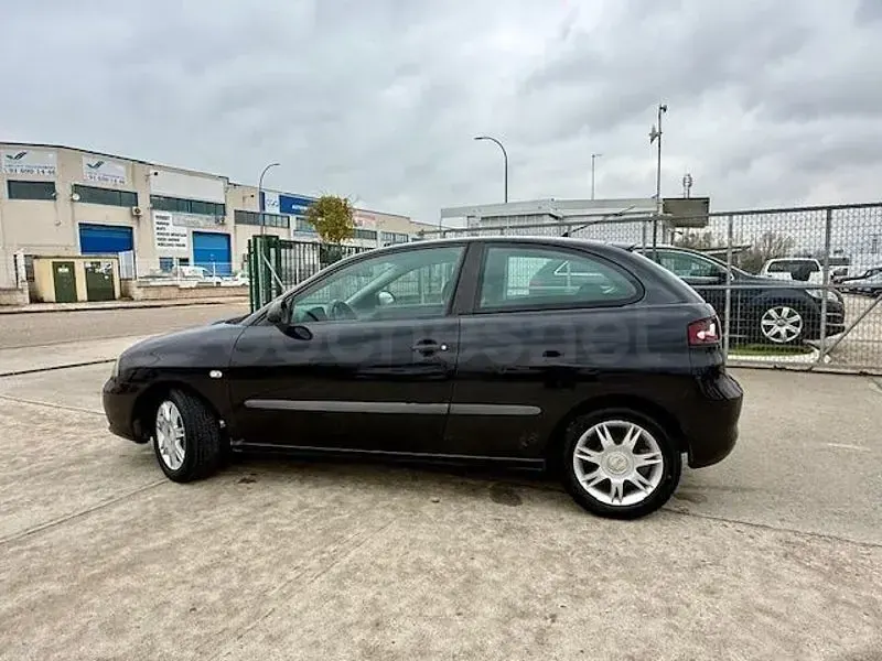 Usado Seat Ibiza 85 CV (62 kW) 2007 Negro Utilitario