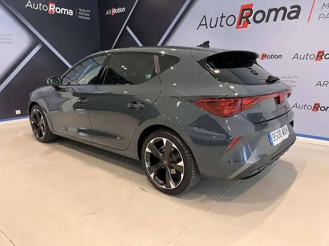 Usado Cupra Leon 150 CV (110 kW) 2025 Gris Utilitario