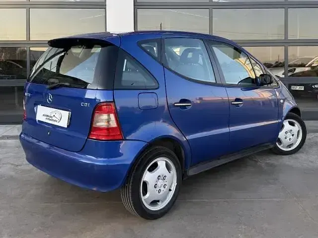 Usado Mercedes A170 90 CV (66 kW) 1999 Azul Utilitario