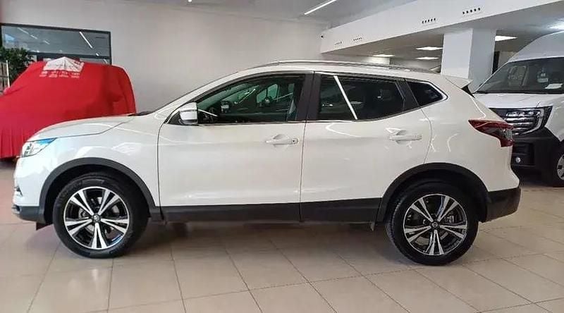 Usado Nissan Qashqai Style Edition 140 CV (102 kW) 2021 Lunar white (perlada) SUV
