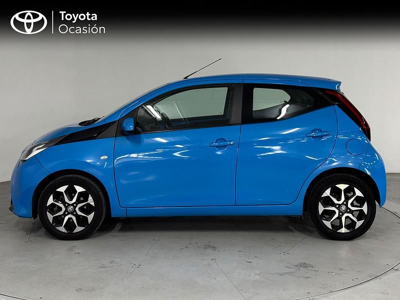 Usado Toyota Aygo X-play 72 CV (52 kW) 2019 Azul Utilitario