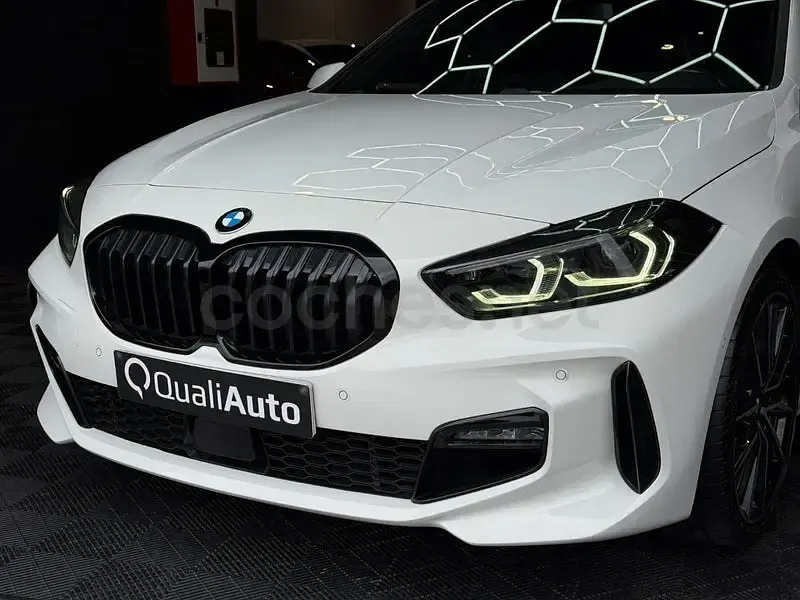 Używany BMW 118 150 KM (110 kW) 2023 Biały Hatchback
