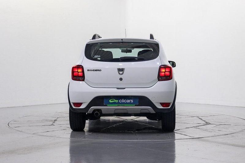 Usado Dacia Sandero Stepway Ambiance 90 CV (66 kW) 2018 Blanco Berlina