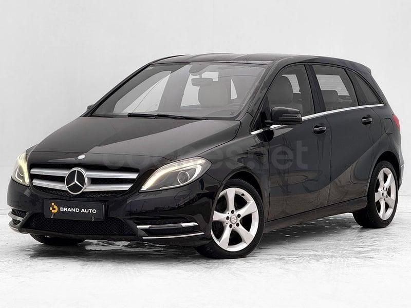 Usado Mercedes B200 136 CV (100 kW) 2013 Negro Monovolumen
