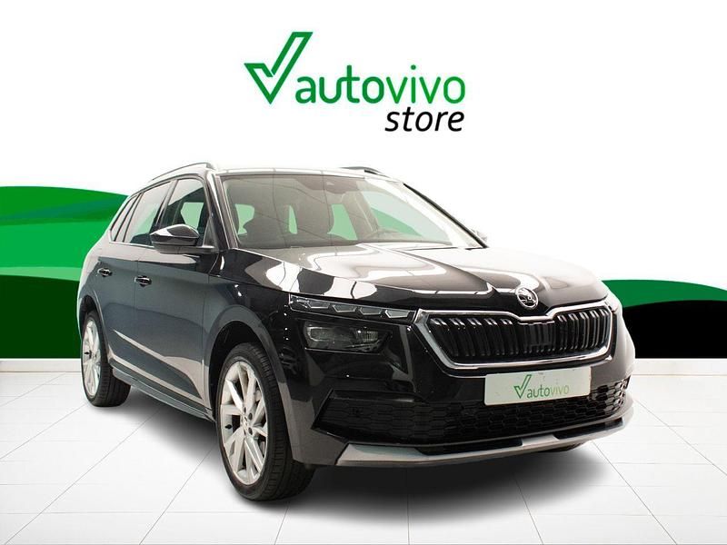 Usado Skoda Kamiq Style 110 CV (80 kW) 2022 Negro SUV