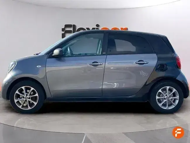 Usado Smart ForFour 90 CV (66 kW) 2018 Negro Utilitario