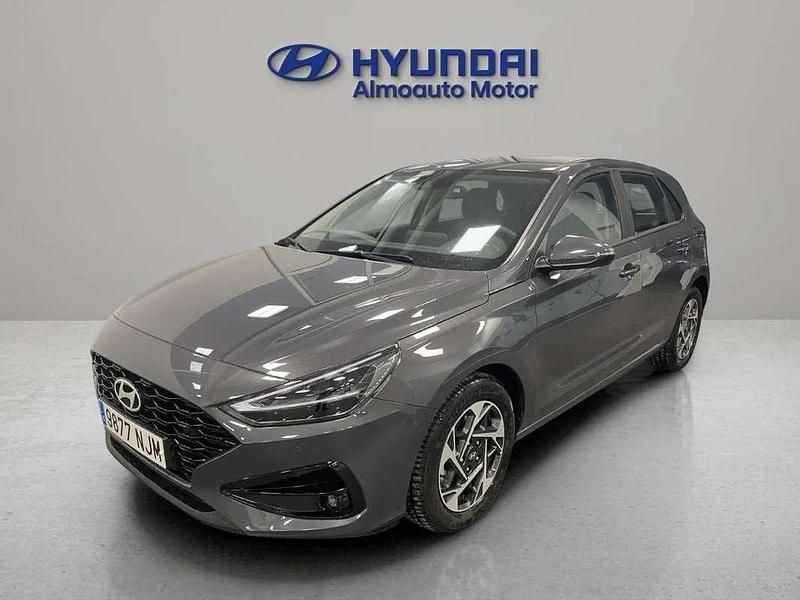 Nuevo Hyundai i30 101 CV (74 kW) 2025 Gris Utilitario