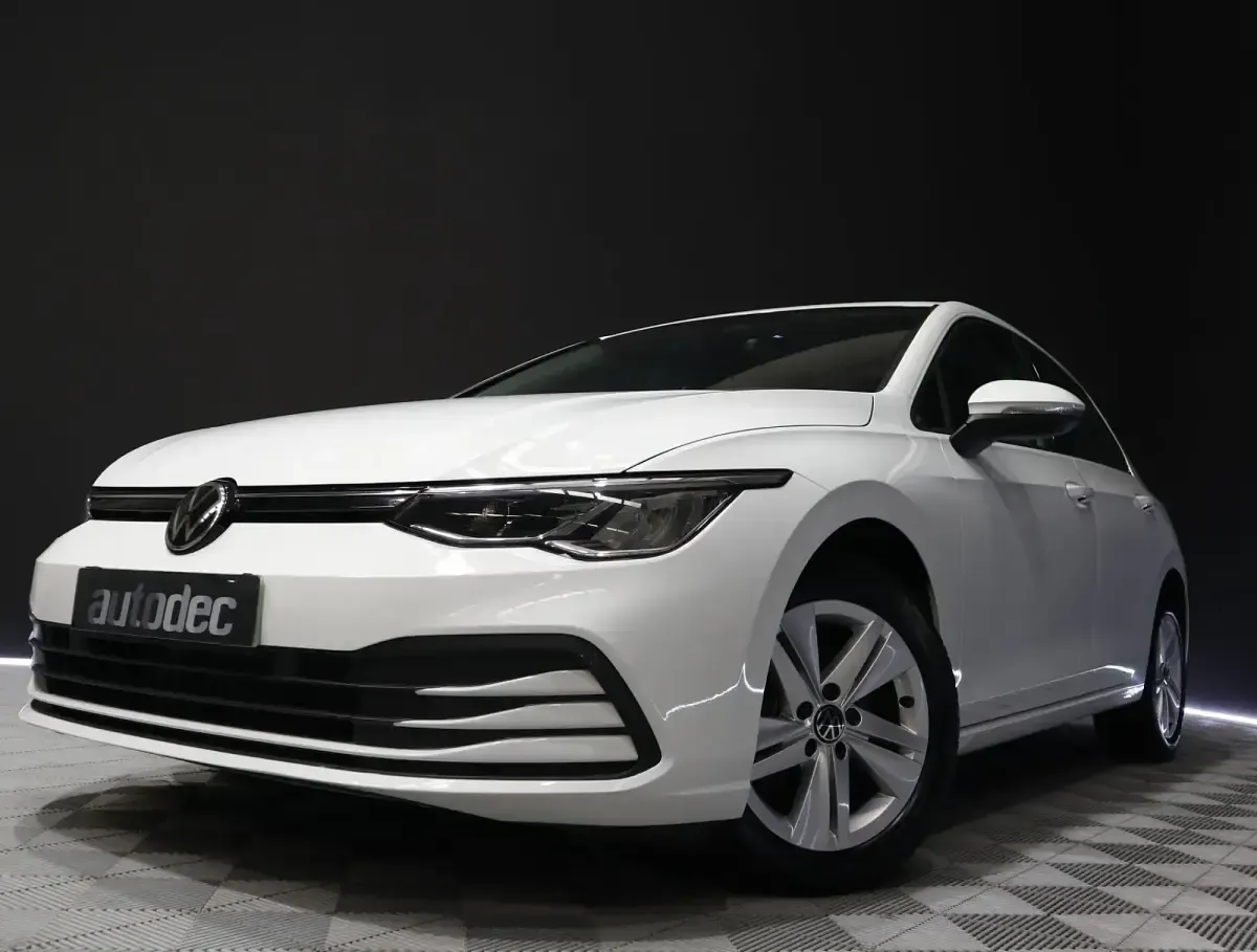 Usado VW Golf VIII Life 110 CV (80 kW) 2021 Blanco Utilitario