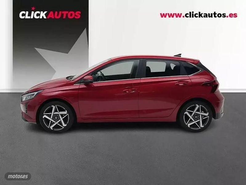 Usado Hyundai i20 100 CV (73 kW) 2025 Rojo Utilitario