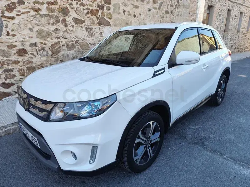 Usado Suzuki Vitara GLX 120 CV (88 kW) 2016 Blanco SUV