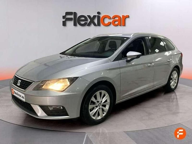 Usado Seat Leon ST Style 116 CV (85 kW) 2019 Gris Familiar