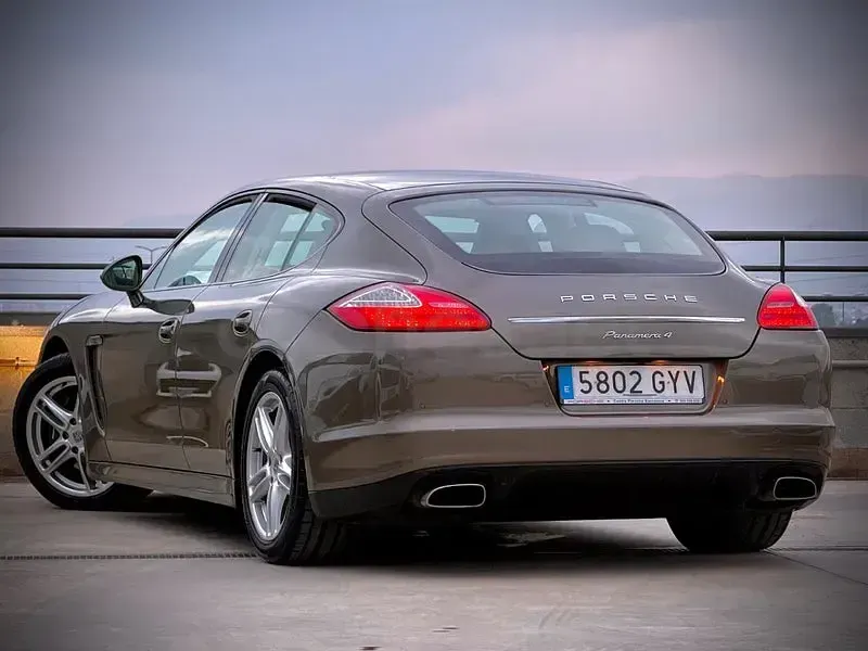 Usado Porsche Panamera 299 CV (219 kW) 2010 Beige Utilitario
