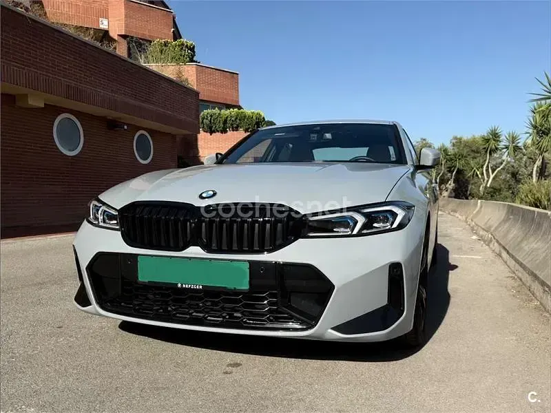 Usado BMW 320 Comfort Edition 184 CV (135 kW) 2025 Gris / plata Berlina