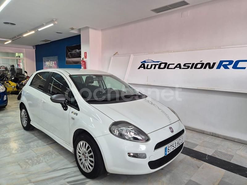 Blanco Usado 2014 Fiat Punto Young Utilitario | 6000 € (Precio justo) - Imagen 1/4