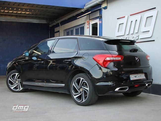 Usado DS Automobiles DS5 Prestige 181 CV (133 kW) 2017 Negro Utilitario