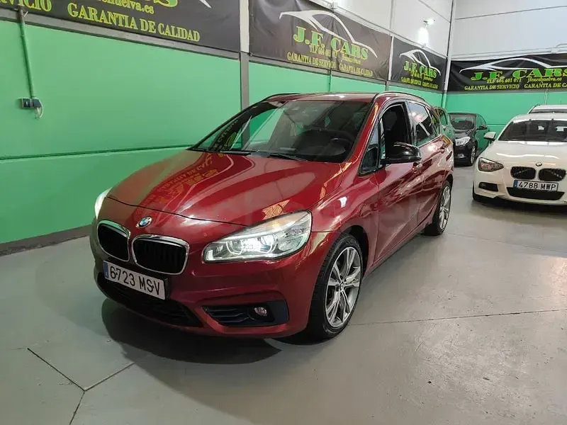 Usado BMW 218 150 CV (110 kW) 2016 Granate Familiar