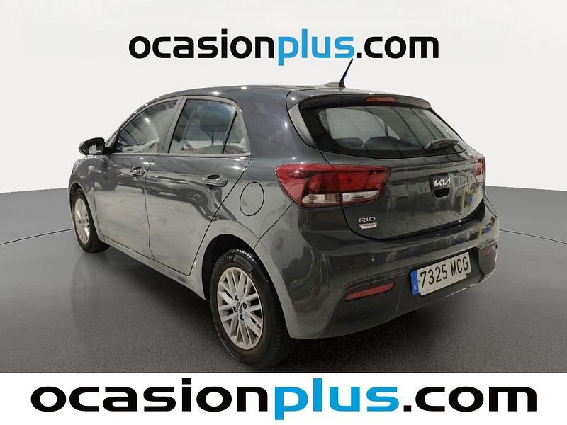 Usado Kia Rio 101 CV (74 kW) 2022 Negro Utilitario
