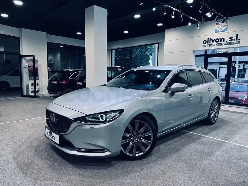 Usado Mazda 6 Sky 184 CV (135 kW) 2019 Gris / plata Familiar