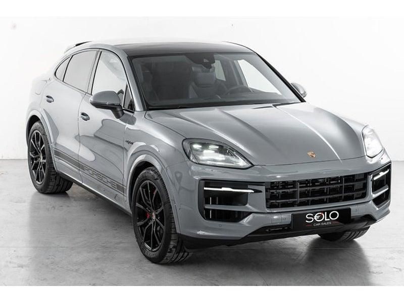 Usado Porsche Cayenne E-Hybrid 470 CV (345 kW) 2025 Gris / plata SUV