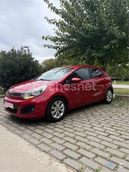 Granate Usado 2012 Kia Rio Berlina | 5800 € (Precio justo) - Imagen 1/4