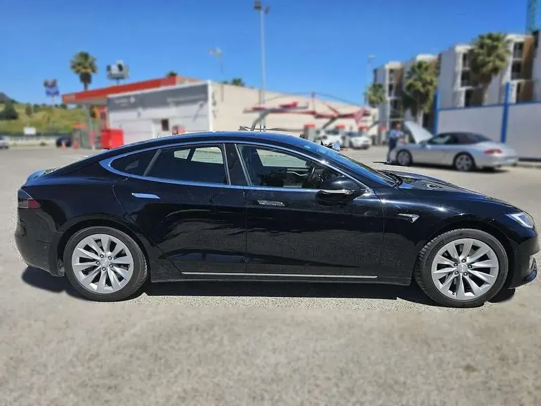 Usado Tesla Model S 386 kW (525 CV) 2018 Negro Utilitario