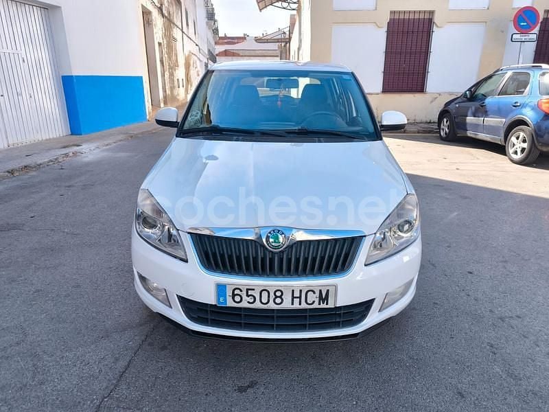 Usado Skoda Fabia Ambition 90 CV (66 kW) 2011 Blanco Berlina