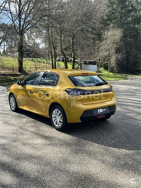 Używany Peugeot 208 75 KM (55 kW) 2022 Żółty Hatchback
