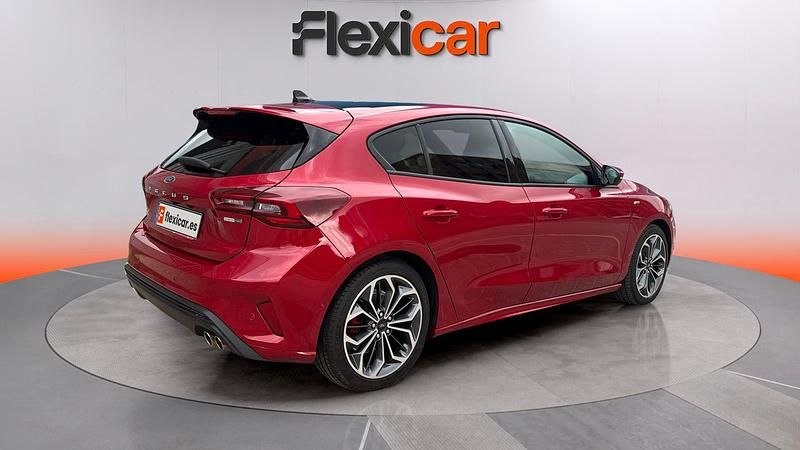 Usado Ford Focus ST-Line 125 CV (91 kW) 2023 Burdeos Utilitario