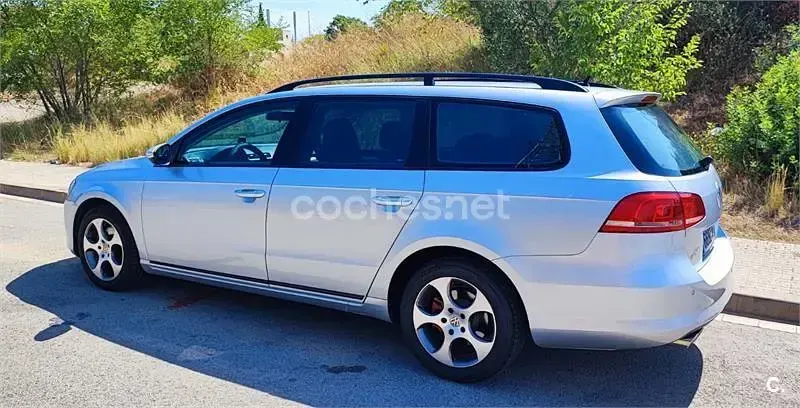 Usado VW Passat Advance 140 CV (102 kW) 2013 Gris / plata Familiar