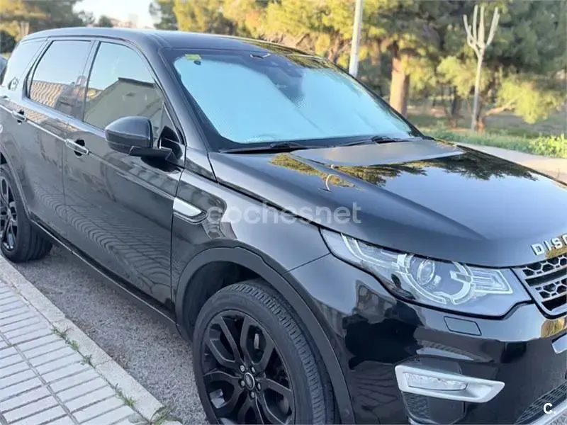 Usado Land Rover Discovery Sport HSE 190 CV (139 kW) 2015 Negro SUV