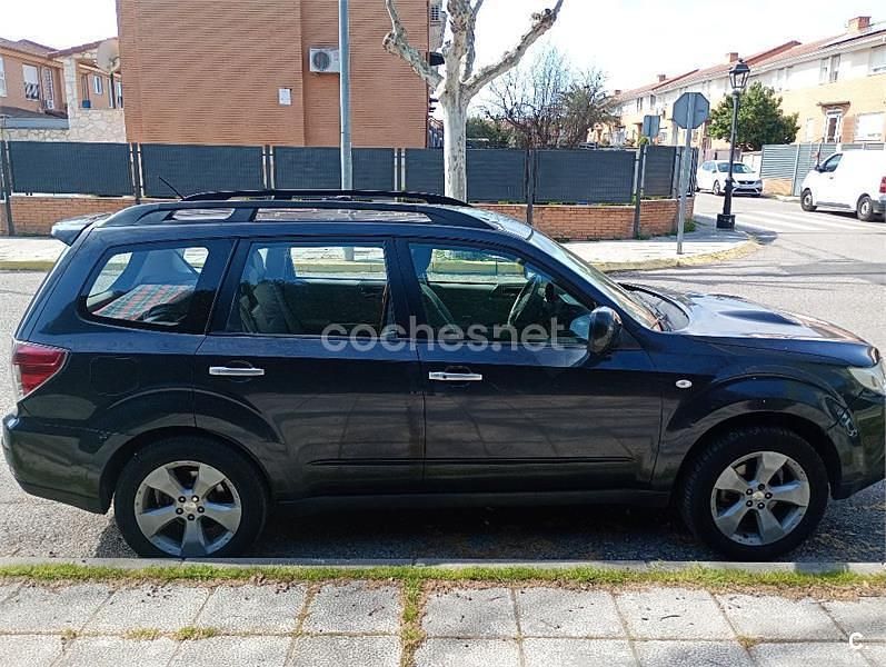 Usado Subaru Forester 147 CV (108 kW) 2008 Negro SUV