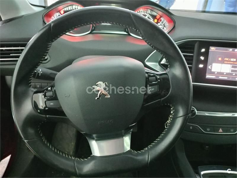 Usado Peugeot 308 SW Business-Line 110 CV (80 kW) 2019 Rojo Familiar