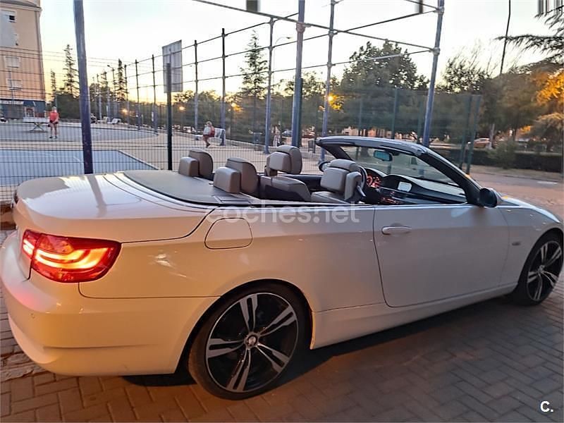 Usado BMW 320 Cabriolet 177 CV (130 kW) 2008 Blanco Descapotable