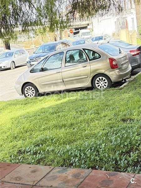 Usado Citroën Xsara Picasso 90 CV (66 kW) 2003 Beige Monovolumen