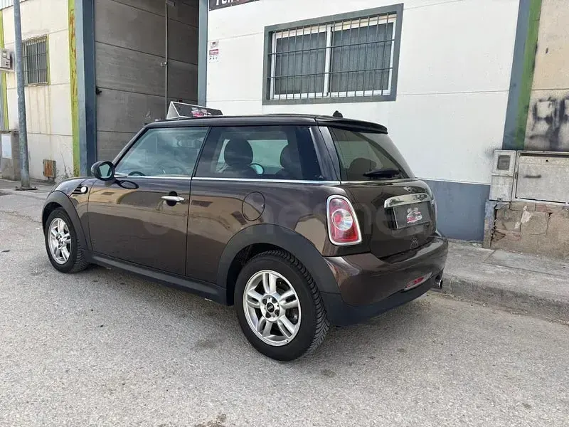 Usado Mini ONE 98 CV (72 kW) 2011 Marrón Utilitario
