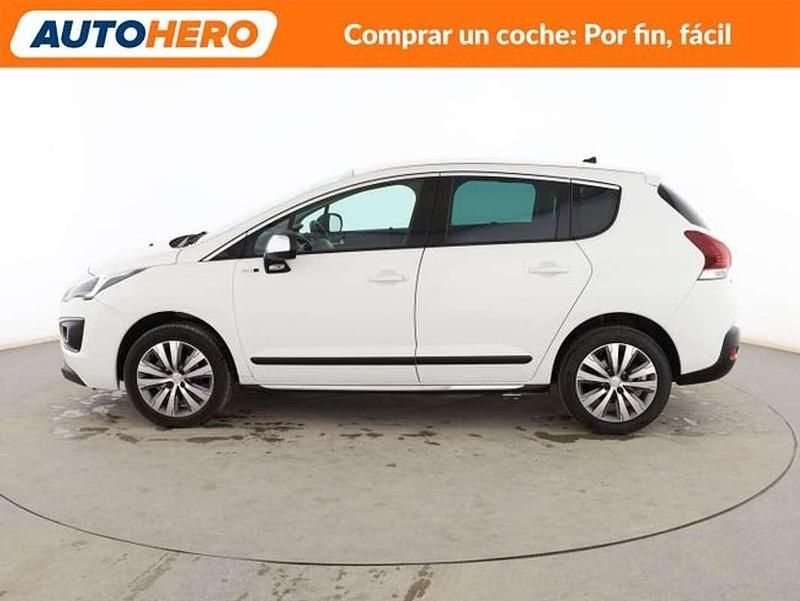 Usado Peugeot 3008 Style 120 CV (88 kW) 2014 Blanco Familiar