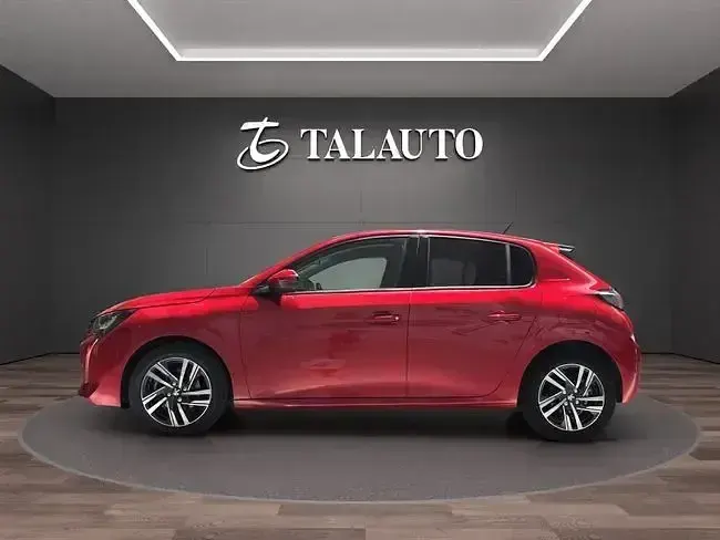 Usado Peugeot 208 Allure 102 CV (75 kW) 2021 Rojo Utilitario