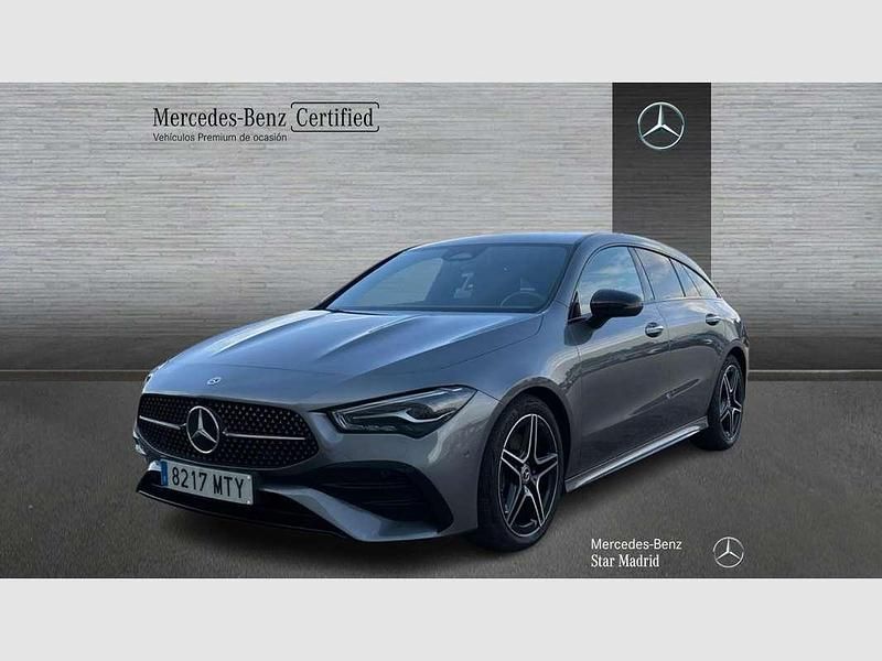 Gris Usado 2024 Mercedes CLA200 Shooting Brake Familiar | 35.095 € (Precio justo) - Imagen 1/4