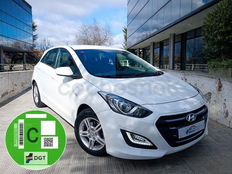 Begagnad Hyundai i30 100 HK (73 kW) 2017 Vit Sedan